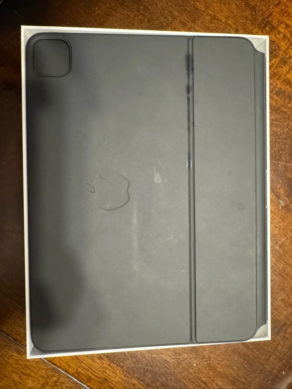 Apple iPad Air w/ Magic Keyboard (BUNDLE)